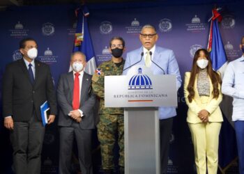 Gobierno anuncia acciones para hacer cumplir las normas migratorias