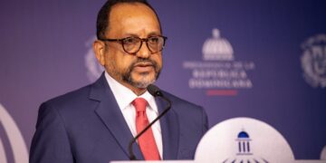 Presidente recibe proyecto de Reglamento de Aplicación de la Ley Orgánica de la Policía Nacional