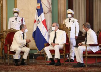 Presidente Luis Abinader recibe cartas credenciales de seis nuevos embajadores 