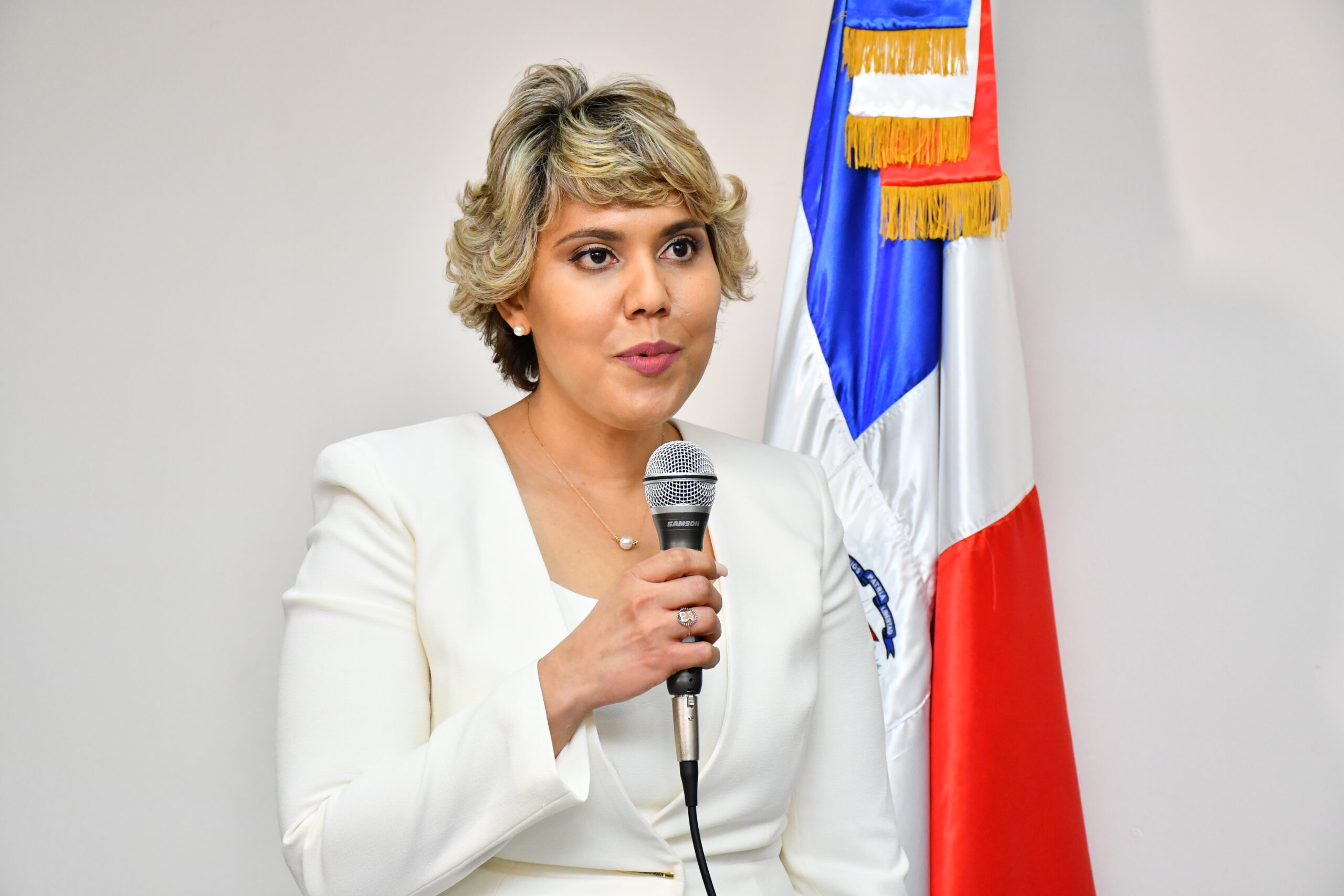 Consejo Directivo de ProCompetencia elige a unanimidad a María Elena Vásquez como Presidente