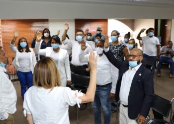 21 dirigentes abandonan el PLD y PRSC en Elías Piña, Bánica y Pedro Santana; se juramentan en el PRM