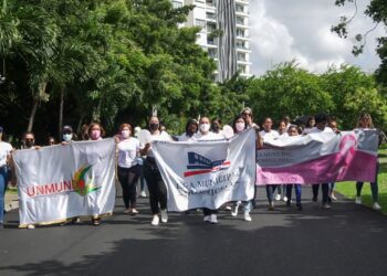 Liga Municipal Marcha por el Día contra el Cáncer de Mama y llama a la prevención