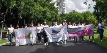 Liga Municipal Marcha por el Día contra el Cáncer de Mama y llama a la prevención