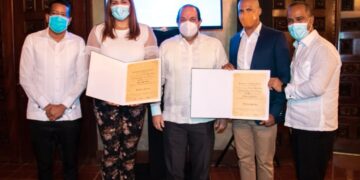 ADN reconoce por su trayectoria a los deportistas Prisilla Rivera y Félix Sánchez 