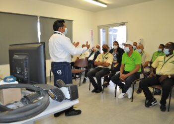 OMSA apuesta a un transporte más seguro; inicia jornada de capacitación técnica de conducción a choferes