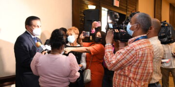 Ministro de Salud aclara; Gobierno no ha “sometido un nuevo toque de queda”