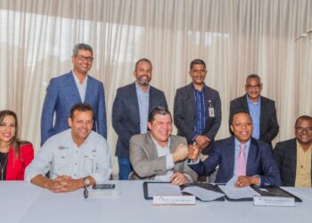 EDESUR firma acuerdo con ACOPROVI para impulsar el sector construcción