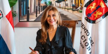 Alcaldesa Carolina Mejía llega a Madrid para participar en reunión de alcaldes iberoamericanos