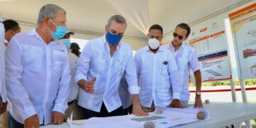 Abinader inaugura puente Las Yayas-Padre Las Casas, entrega títulos Propiedad e inspecciona Circunvalación