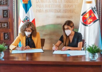 ADN y  Remesas de Cambio Vimenca suscriben acuerdo “Monumento a la Diáspora Dominicana”