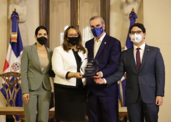 Abinader proclama que las Mipymes son sector primordial y aseguró las fortalecerá y continuará apoyando