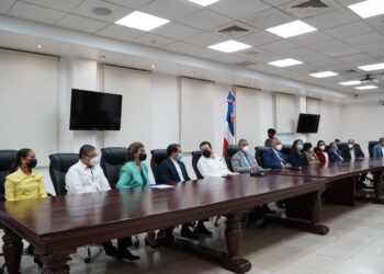 Comisión de Observadores reconoce calidad y transparencia del concurso docente del MINERD