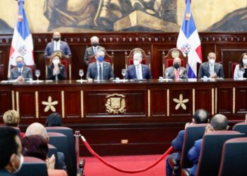 Gobernador del Banco Central resalta voluntad y decisión del presidente Abinader para reactivar el país