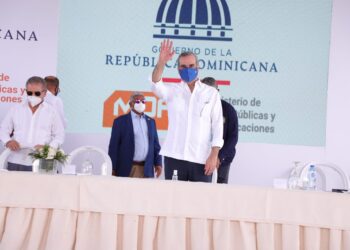 Presidente Abinader agota extensa jornada en la provincia La Altagracia con inauguraciones y primer picazo de obras