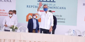 Presidente Abinader agota extensa jornada en la provincia La Altagracia con inauguraciones y primer picazo de obras