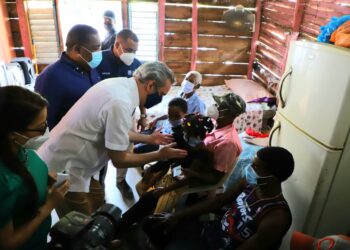 Presidente inicia proyecto de vivienda e inaugura escuela por $160 millones en Barahona