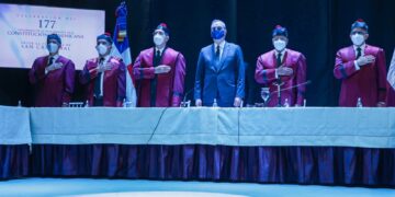 Presidente Abinader participa en audiencia solemne con motivo al 177 aniversario de la Constitución