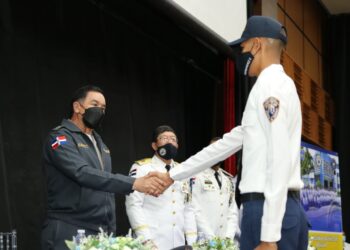 Politur integra 98 nuevos agentes a reforzar polos turísticos