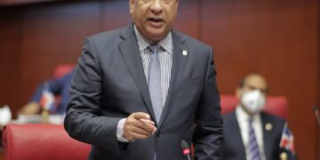 Senador Bautista Rojas dice están entregando la Policía Nacional al sector privado