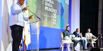 Ministro de Interior y Policía insta a alcaldes a empoderarse de seguridad ciudadana  