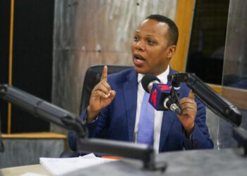 Morrison dice gobierno no ha aumentado tarifa; es el Pacto Eléctrico que ordena desmontar subsidio