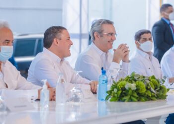 Presidente Abinader participa en apertura de primera terminal portuaria agroalimentaria del país 