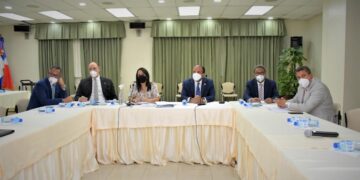 Comisión de Hacienda analiza proyectos de leyes remitidos por el Poder Ejecutivo