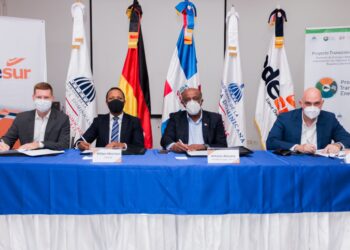 Edesur y agencia alemana ejecutarán proyecto de electrificación rural en La Descubierta