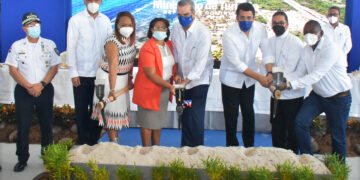 Gobierno deja iniciado trabajos de dos proyectos en playa Guayacanes a un costo estimado en 111 millones de pesos