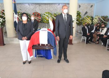 Senado rinde honores al exsenador Marcial Valera