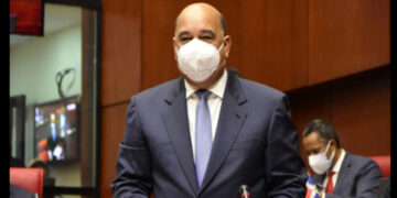 Senadores piden al ministro de Salud Pública revisar resolución que limita medicamento a enfermos terminales