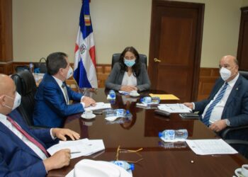 Senadores favorecen fortalecer servicios básicos para mejorar estado de salud mental