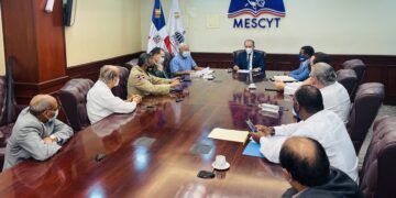 García Fermín recibe proyecto de reforma a Ley 139 sobre Educación Superior, Ciencia y Tecnología elaborado por una Comisión Especial