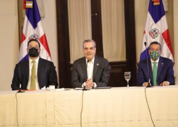 Presidente encabeza XVII Graduación Ordinaria Conjunta del Instituto Superior para la Defensa