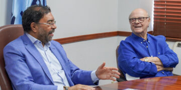 Director del INDRHI presenta a Hipólito Mejía proyectos a ejecutar en 2022