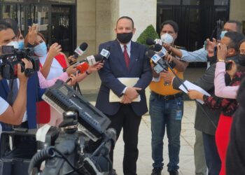 FJT entrega informe al senado sobre la improcedencia e inconstitucionalidad del contrato de fideicomiso de Punta Catalina