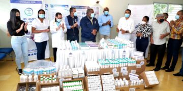 Gabinete de Política Social entrega otros 20 millones de pesos en medicamentos a centros médicos de Santiago