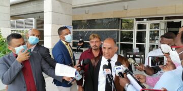 Inversionistas extranjeros y locales demandan justicia en el país