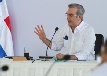 Presidente Abinader retoma ritmo de trabajo; convoca reunión con ministros y gobernadores