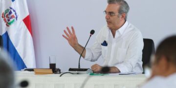 Presidente Abinader retoma ritmo de trabajo; convoca reunión con ministros y gobernadores