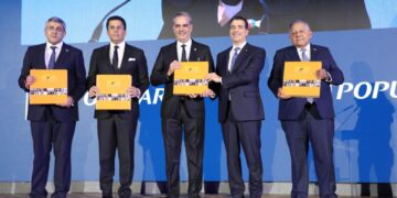 Abinader explica política económica por pandemia; dice que éxito de RD tiene el sello Banco Popular