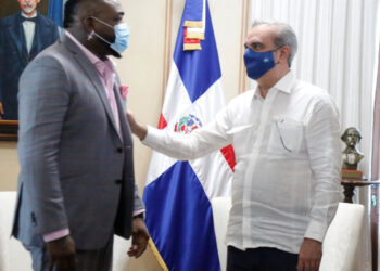Presidente Abinader recibe a David Ortiz