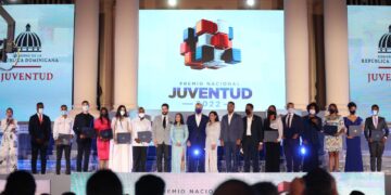 Presidente Abinader preside Premio Nacional de la Juventud 2022 dedicado al emprendimiento e innovación