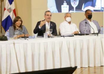 Presidente Abinader evalúa obras ejecuta gobierno en provincias