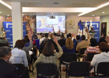 MESCYT y universidades acuerdan modalidad semipresencial para regreso a clases