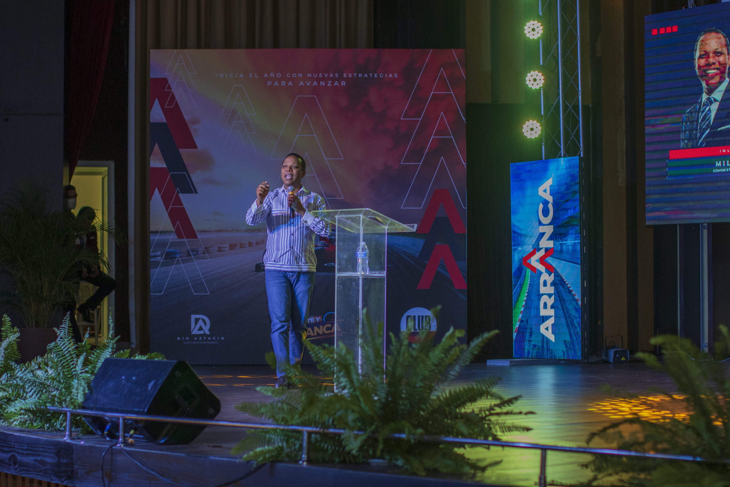 Milton Morrison llama a jóvenes y emprendedores a no darse por vencidos