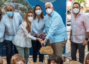 Cumpliendo sueño de niños Alcaldía del Distrito y Grupo Mallén remozarán Parque La Arboleda