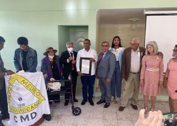 Alcaldía de Barahona reconoce ex presidente Colegio Médico Dominicano, Waldo Suero