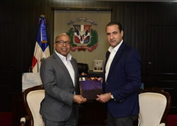 Alfredo Pacheco y Servio Tulio tratan sobre algunas iniciativas legislativas pendientes en el seno del Congreso