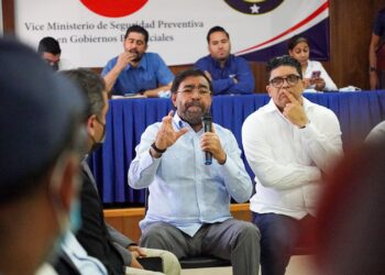 INDRHI supervisa trabajos en canal Mayor y cañada Grande en provincia Duarte